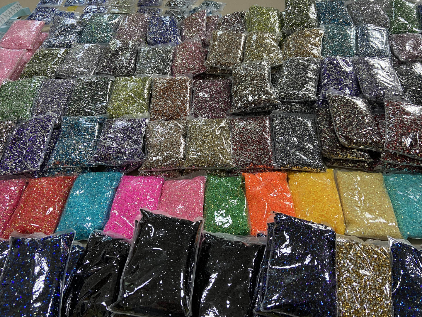 wholesale ab resin jelly rhinestones.JPG