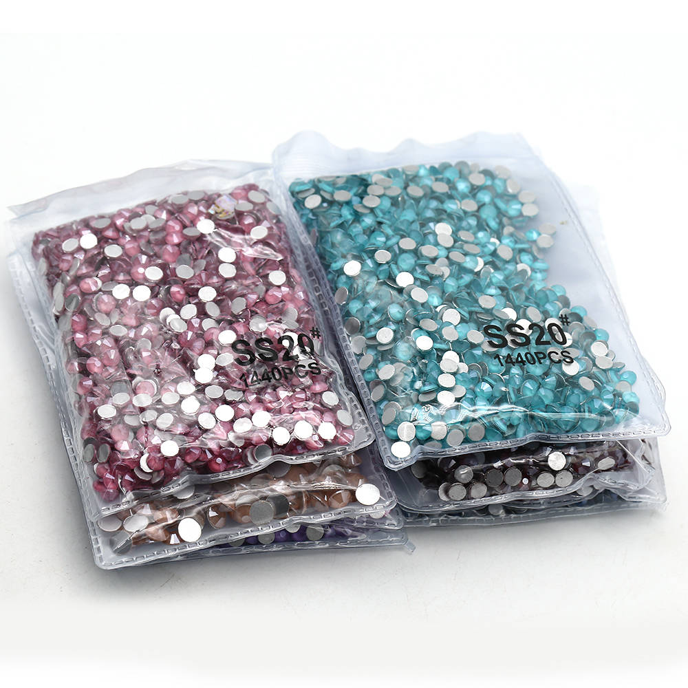 nail art rhinestones.jpg