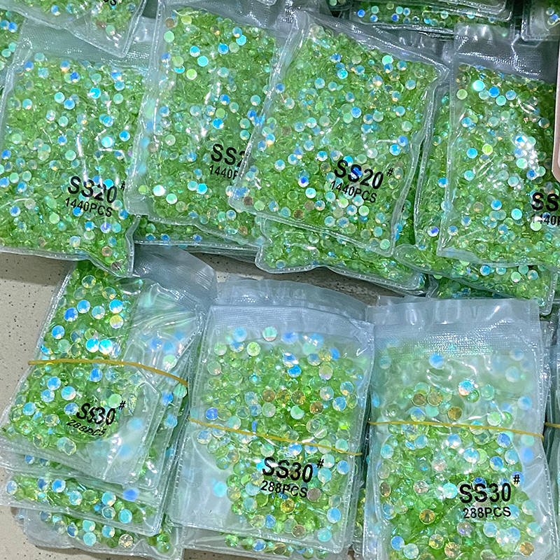 wholesale rhinestones.jpg