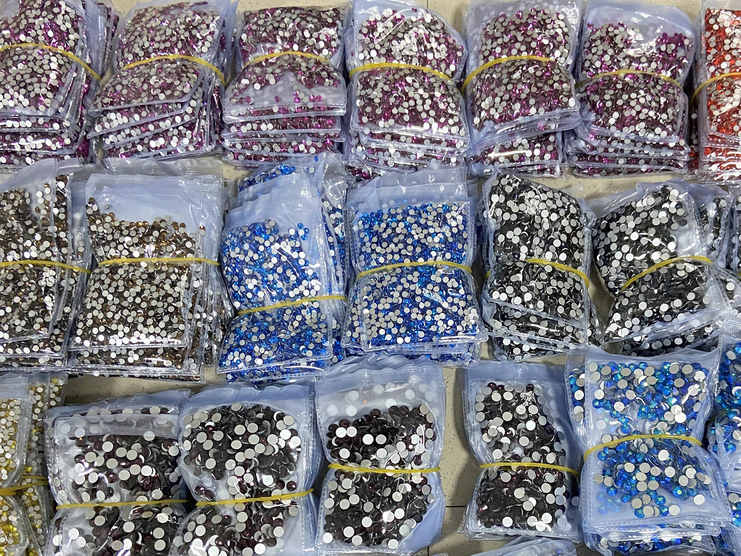 glass rhinestone wholesale.jpg