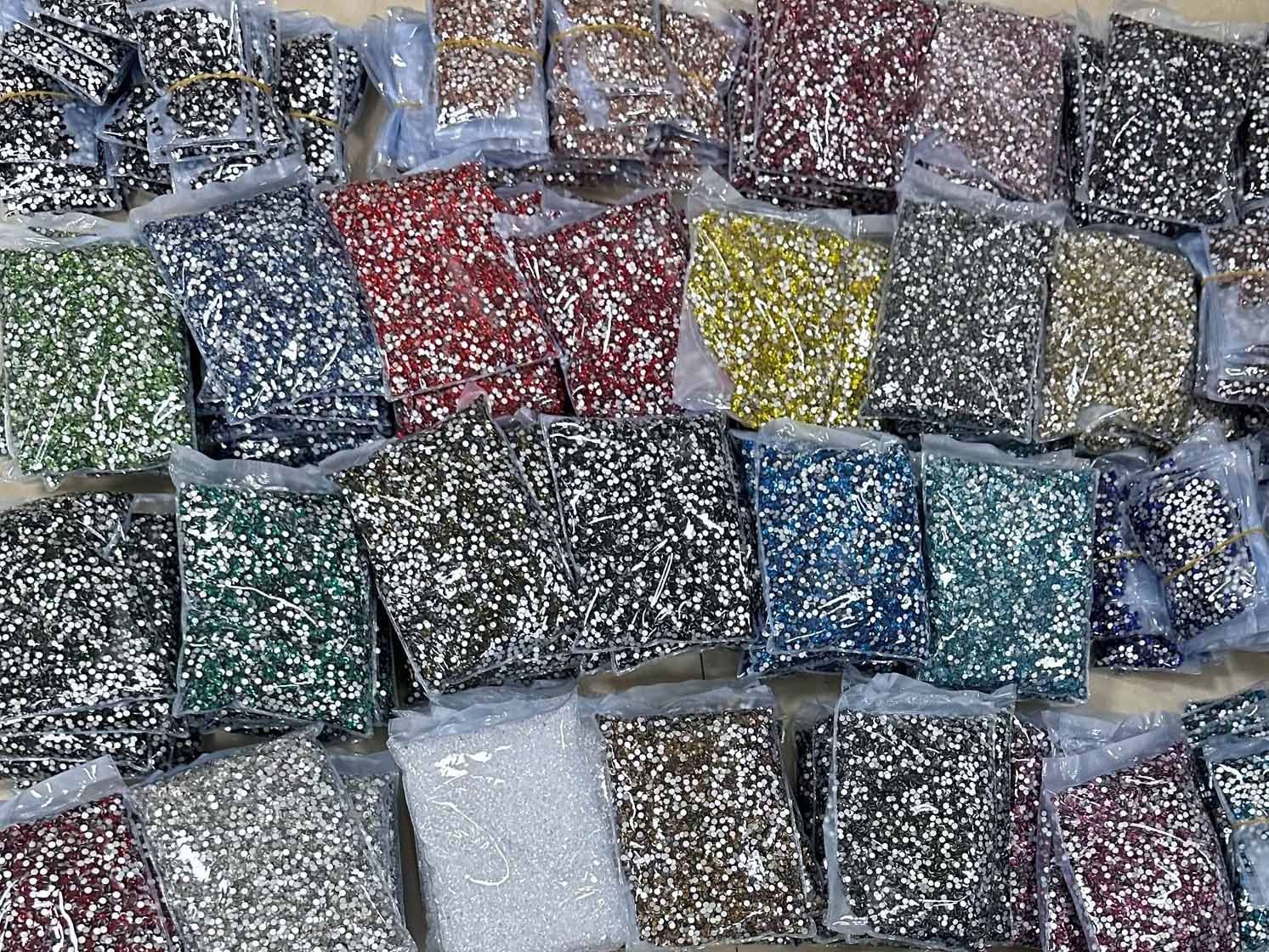 glass rhinestones bulk.jpg