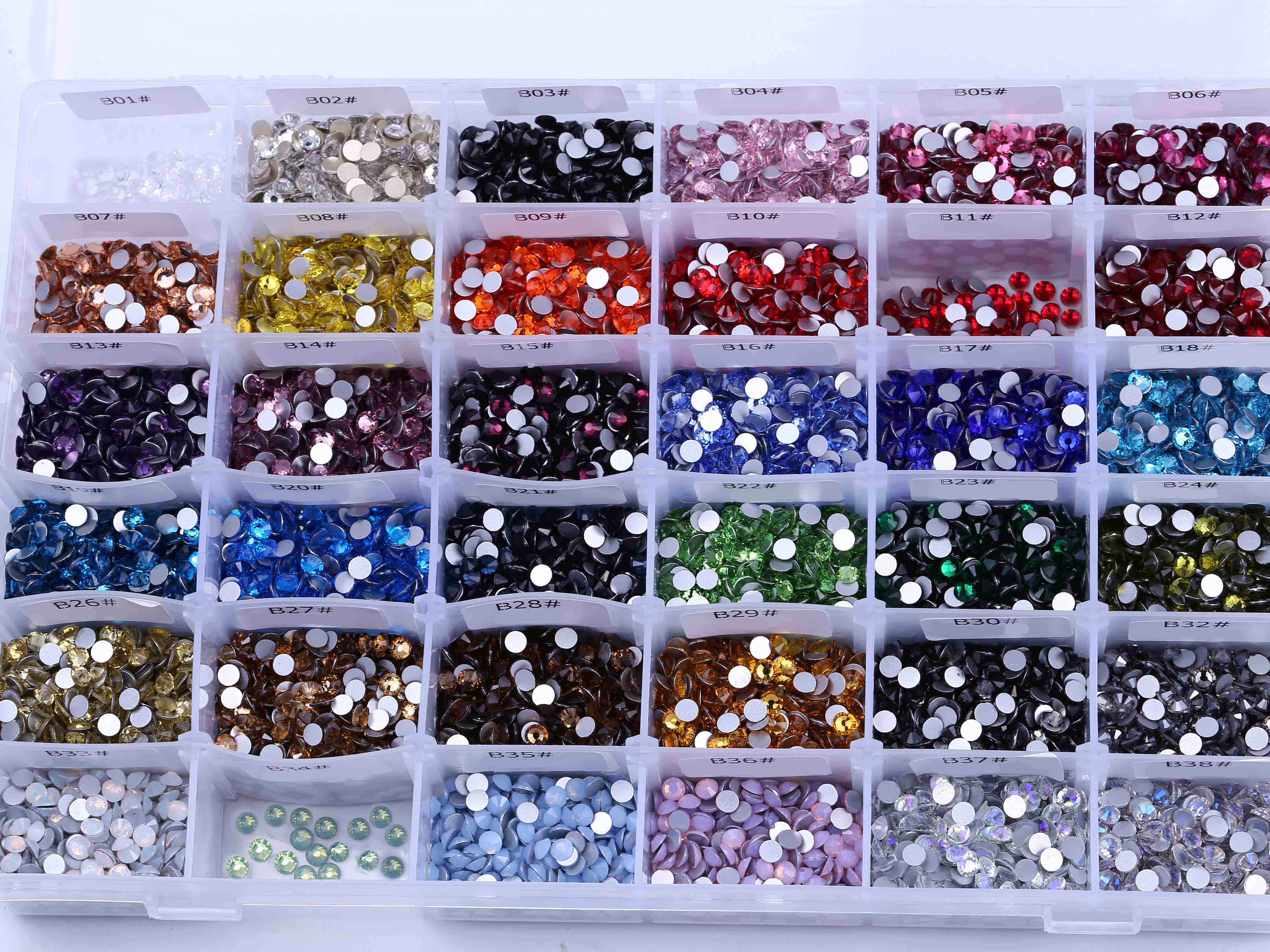 nail art rhinestone.jpg